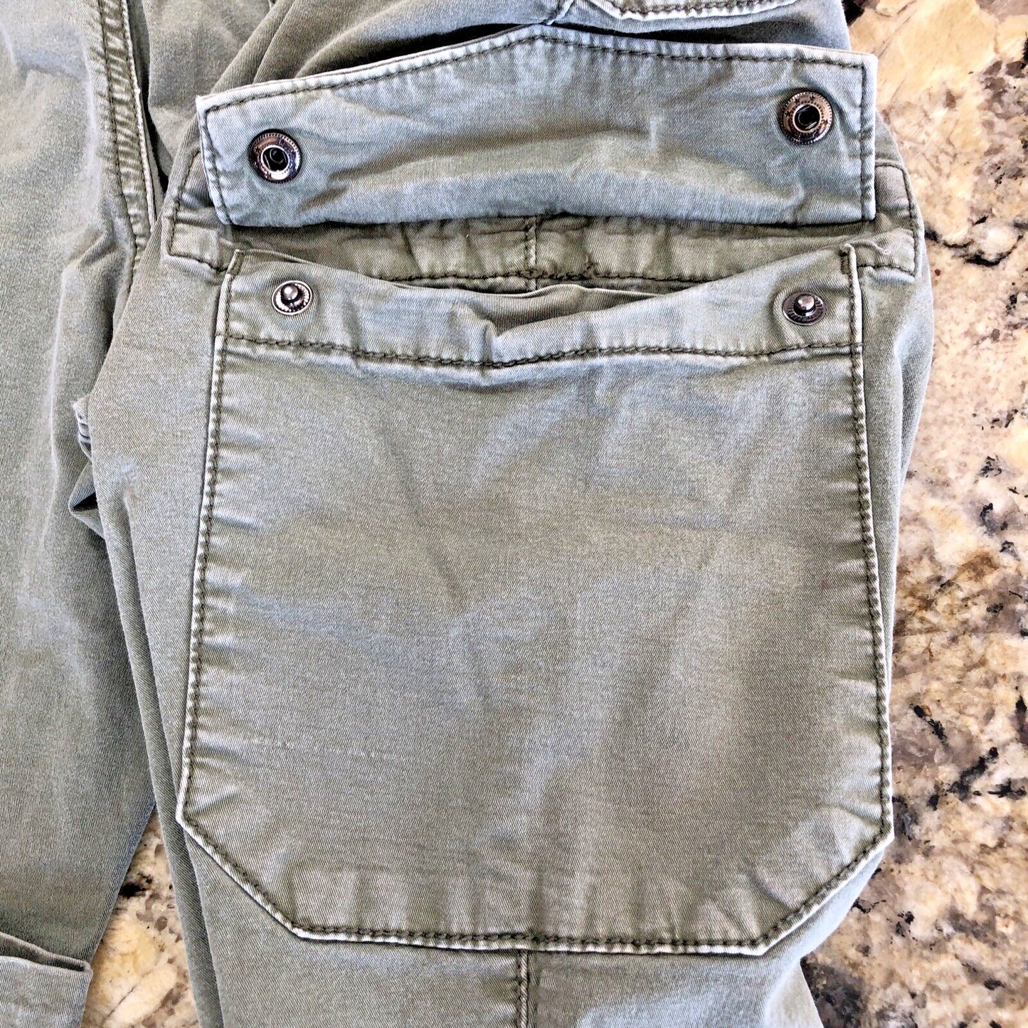 Size 16 X 32 Denver Hayes Mens Pants Cargo Sage Green Pockets VN