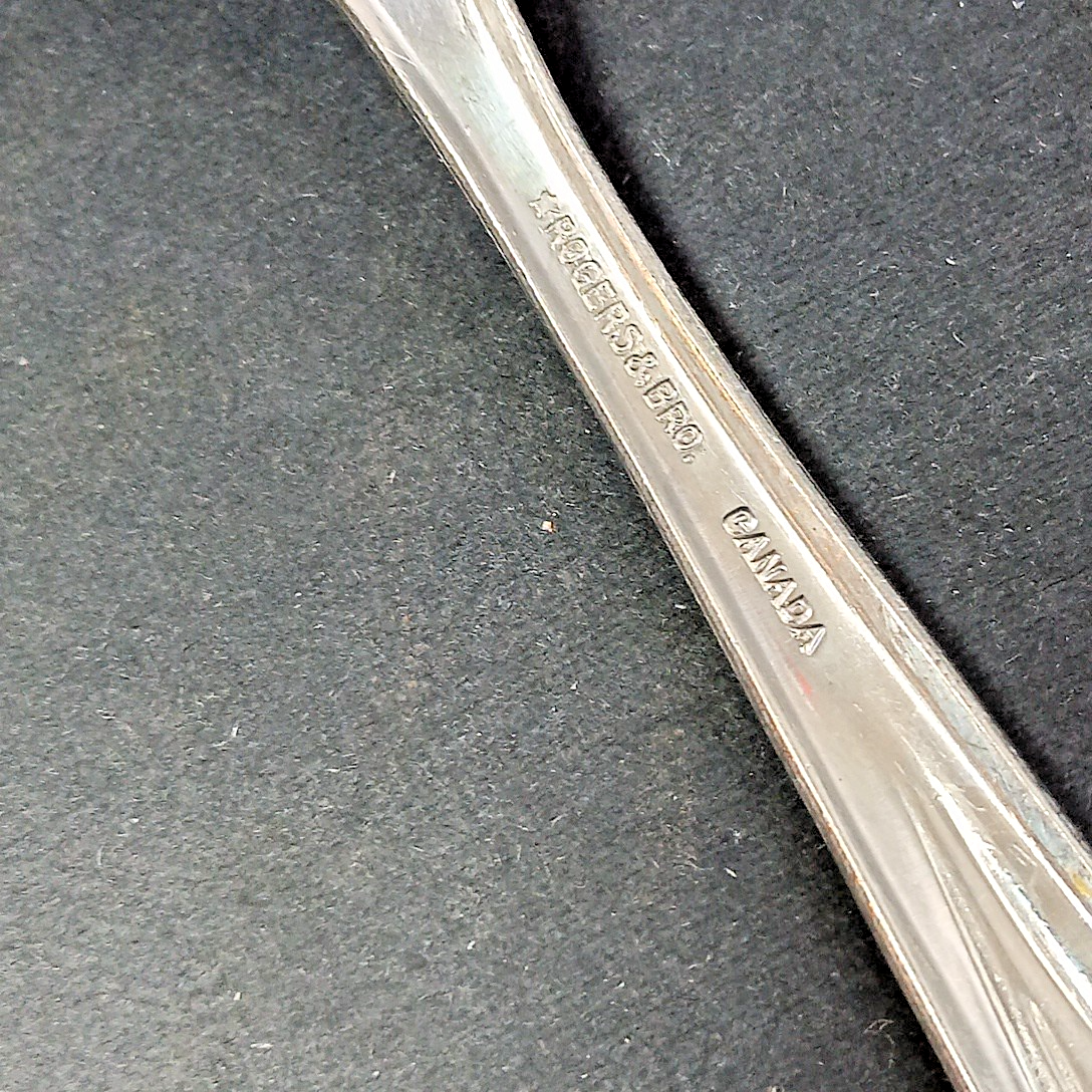 14x Rogers & Bro Radiant Rose RG36 Cutlery Knive Spoon Fork Stainless Canada