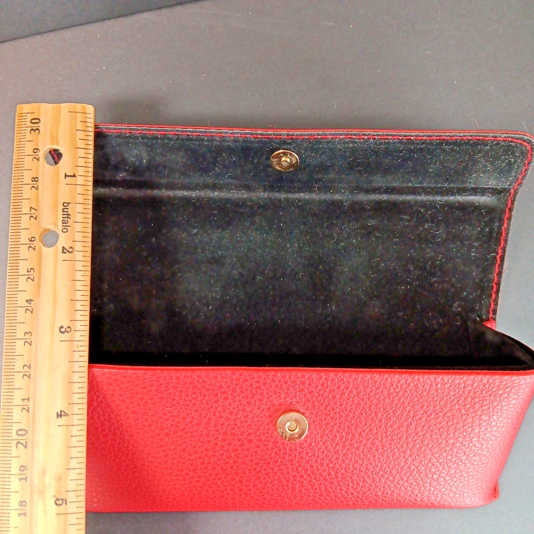 GUESS Red Case for Eyeglasses Sunglasses Faux Leather New Authentic