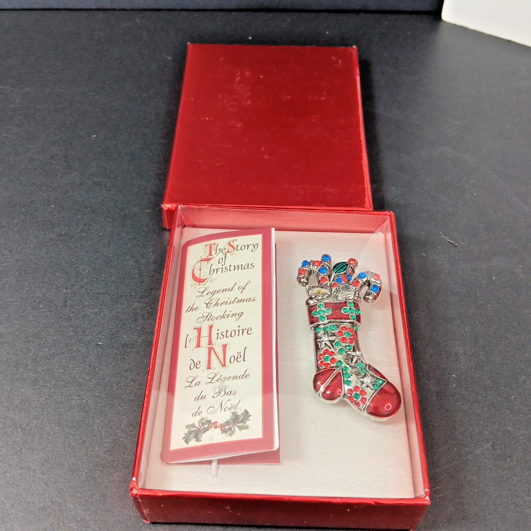 Brooch Christmas Stocking Candy Canes Design With Original Box Leaflet CN