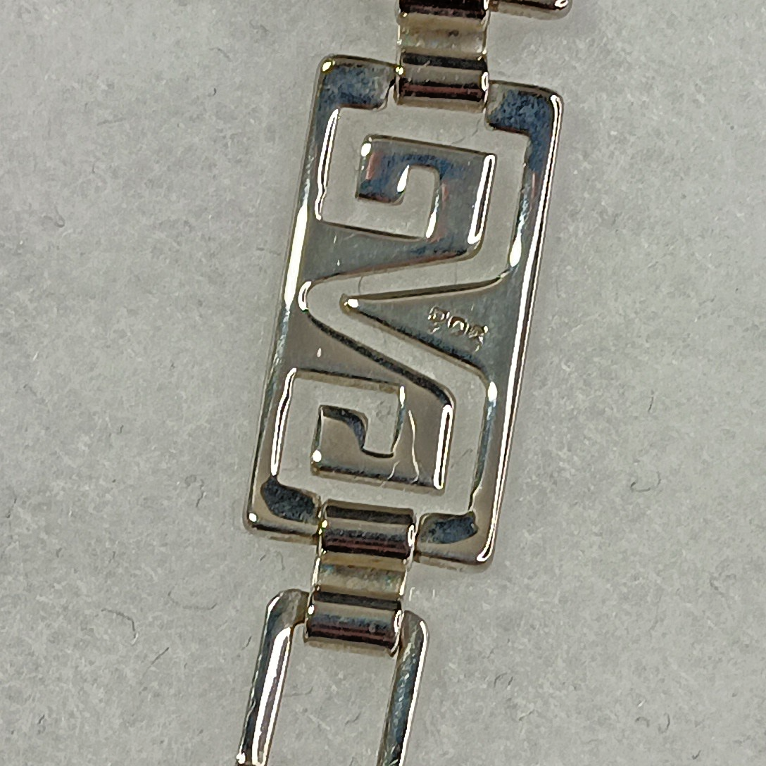 925 Silver Bracelet See Photos For Total Length. Clean And Unique Design!