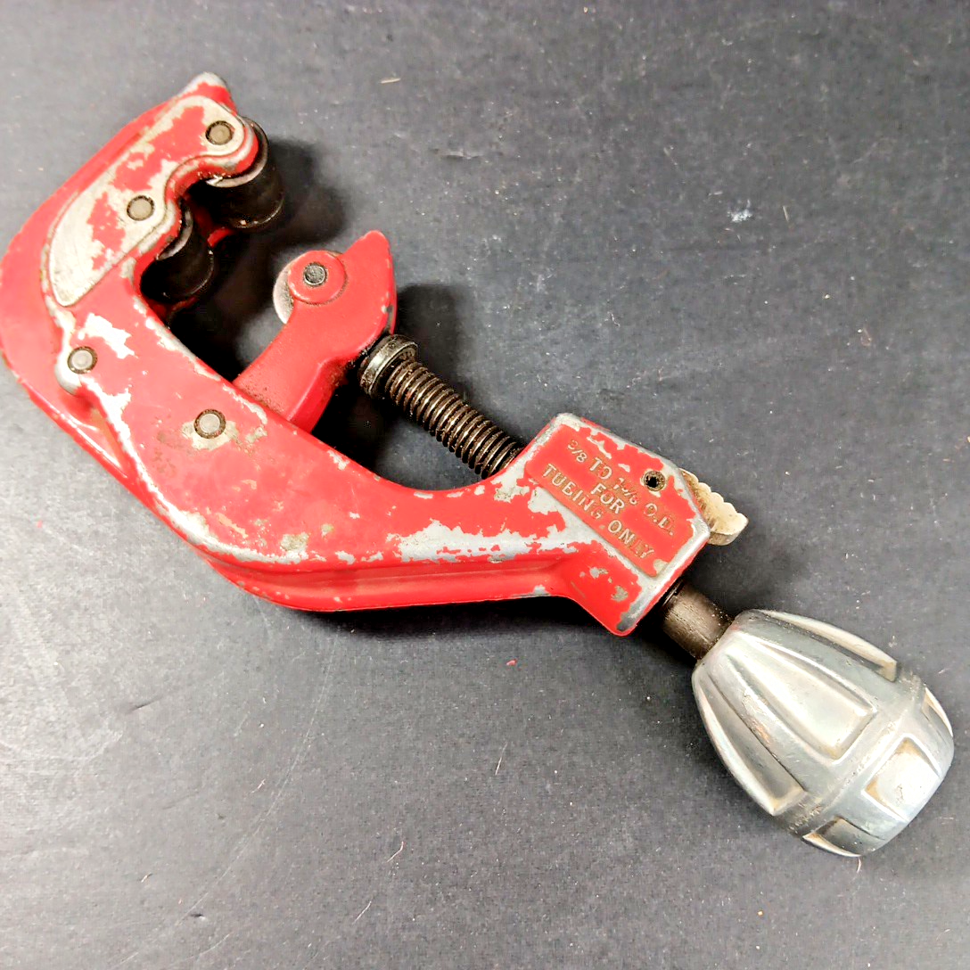 Chicago Specialty Mfg 3719 Tubing Pipe Cutter 3/8 in to 1 5/8 in Vintage USA