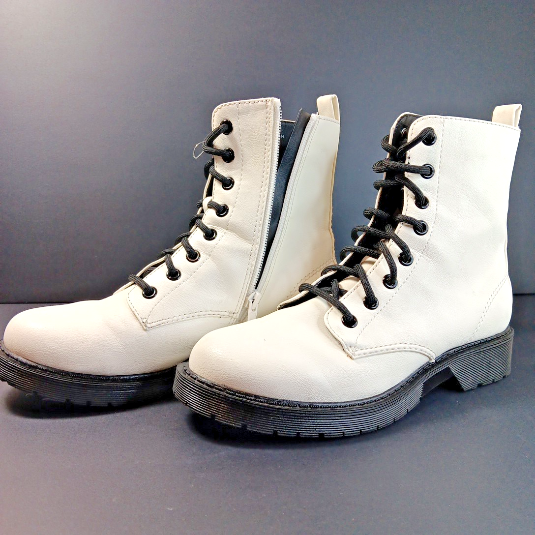 Size 7 Women's Time & TRU Lug Combat Boot, White, Lace + Zip Up Punk Goth CN