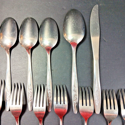 14x Rogers & Bro Radiant Rose RG36 Cutlery Knive Spoon Fork Stainless Canada