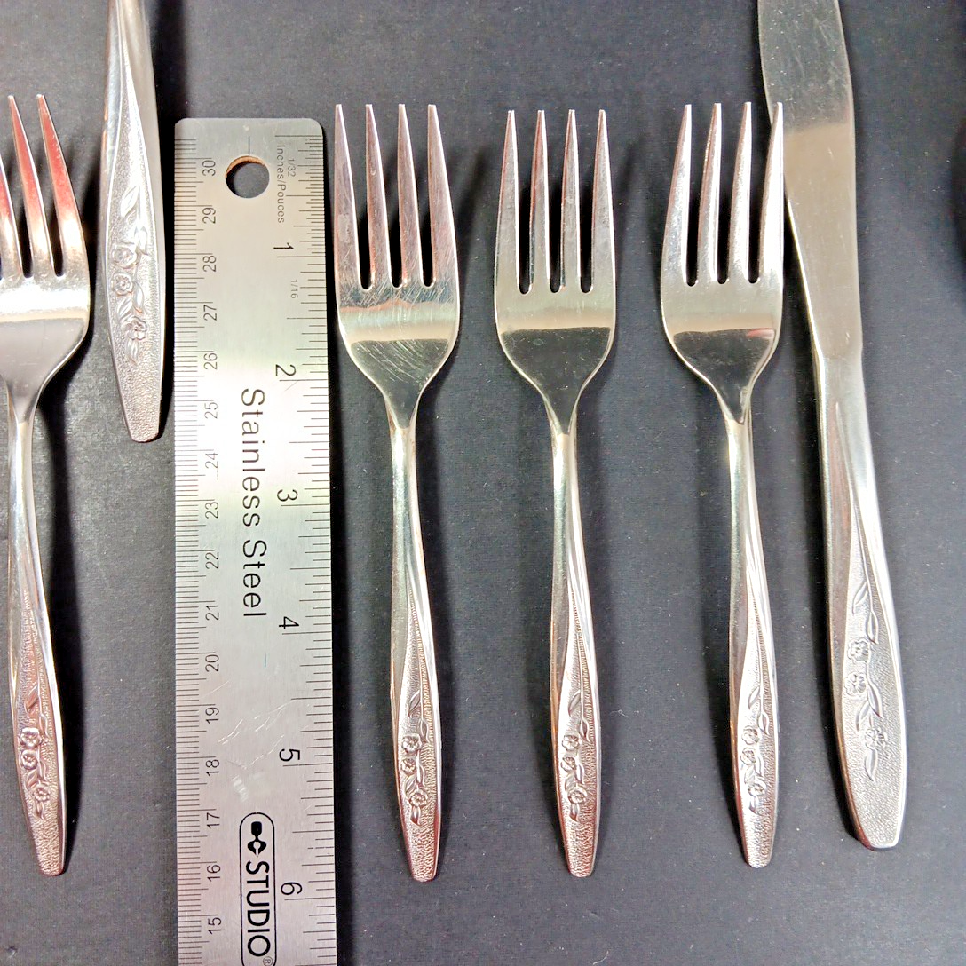 14x Rogers & Bro Radiant Rose RG36 Cutlery Knive Spoon Fork Stainless Canada