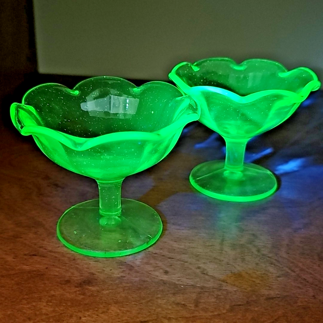 Uranium Depression Glass Green Glowing Sherbet Cup 2pcs Geiger Test Wow Bubbles!