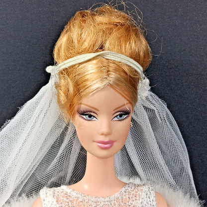 Rare 2003 Winter Fantasy Barbie MATTEL White Velvet Fur Coat Silver HOLIDAY X