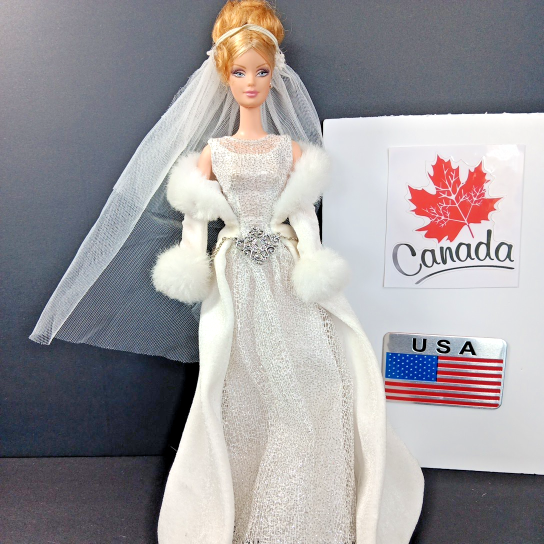 Rare 2003 Winter Fantasy Barbie MATTEL White Velvet Fur Coat Silver HOLIDAY X