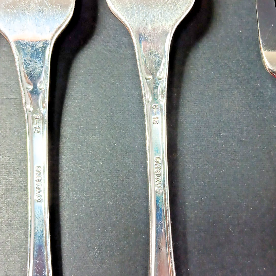 7 Oneida Forks ARBOR ROSE TRUE ROSE Stainless Dinner Salad Lot 9-13 Vietnam