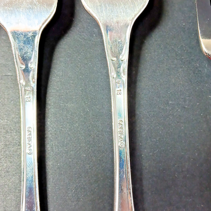 7 Oneida Forks ARBOR ROSE TRUE ROSE Stainless Dinner Salad Lot 9-13 Vietnam