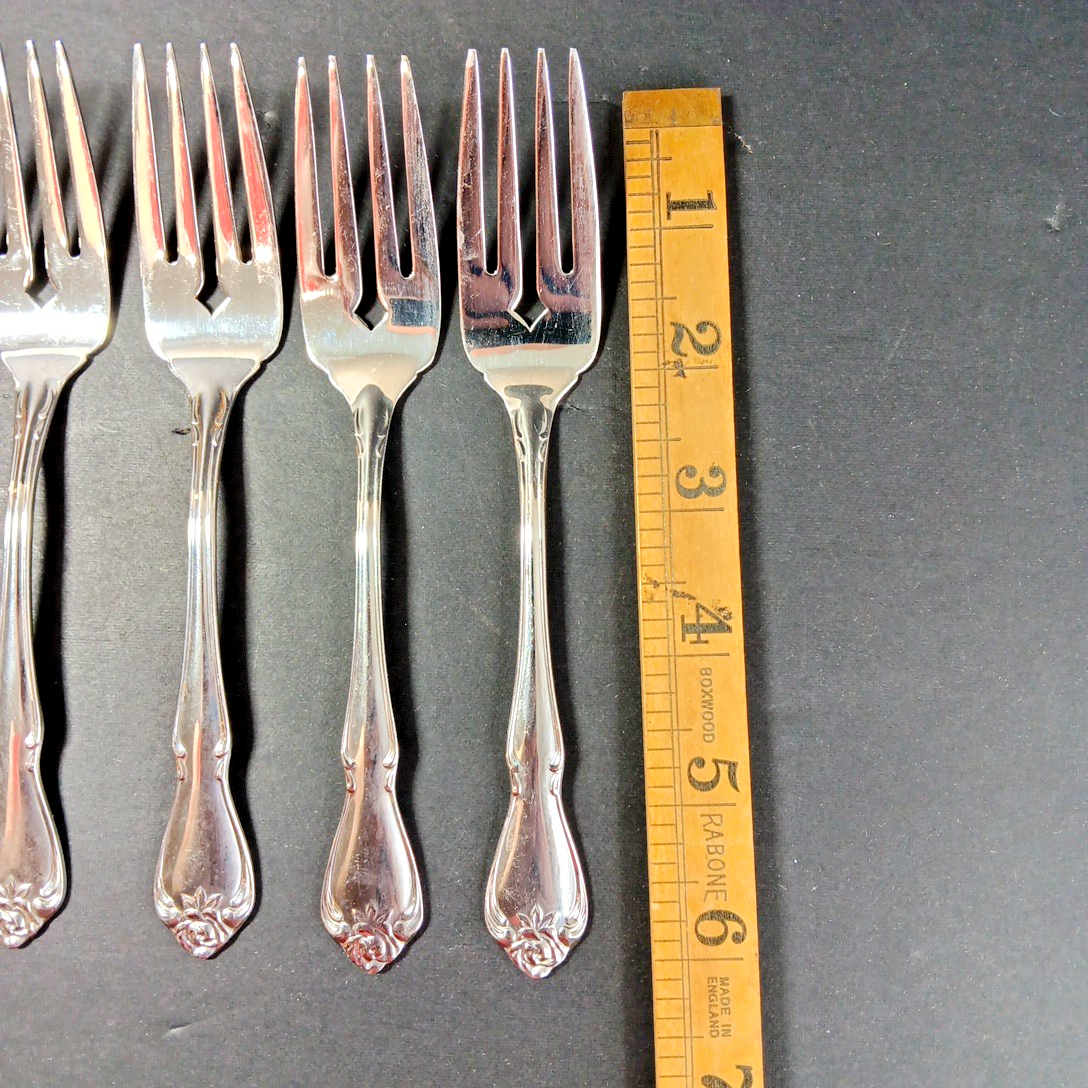7 Oneida Forks ARBOR ROSE TRUE ROSE Stainless Dinner Salad Lot 9-13 Vietnam