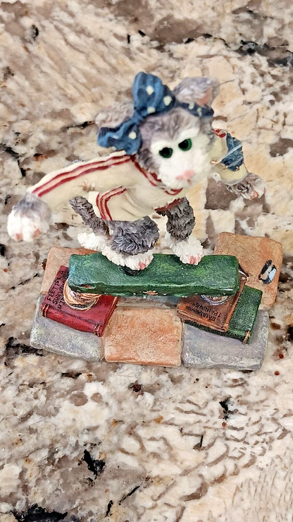 1999 Boyds Bears Friends Nadia Surefoot Practice Makes Purrfect #371055PO CN