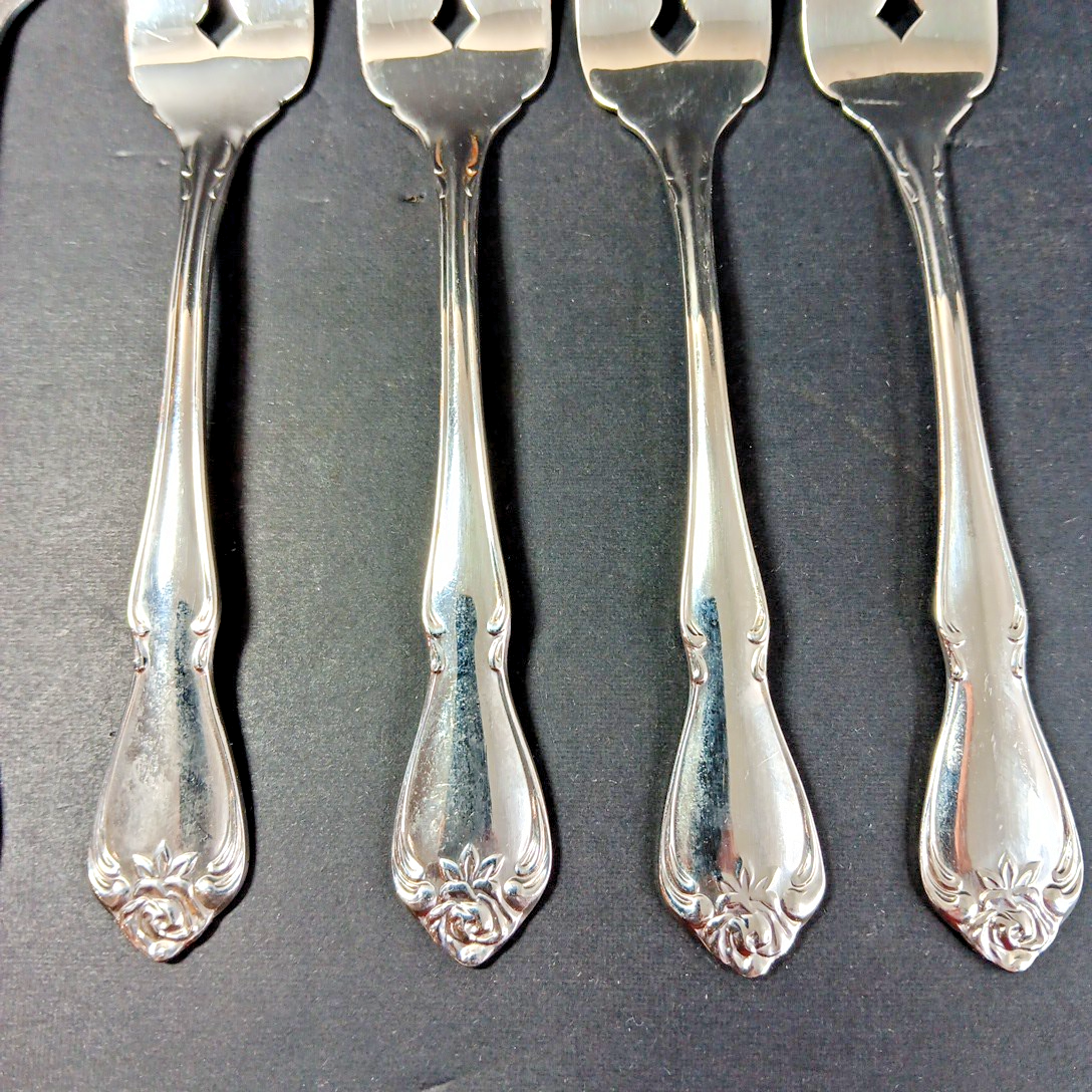 7 Oneida Forks ARBOR ROSE TRUE ROSE Stainless Dinner Salad Lot 9-13 Vietnam
