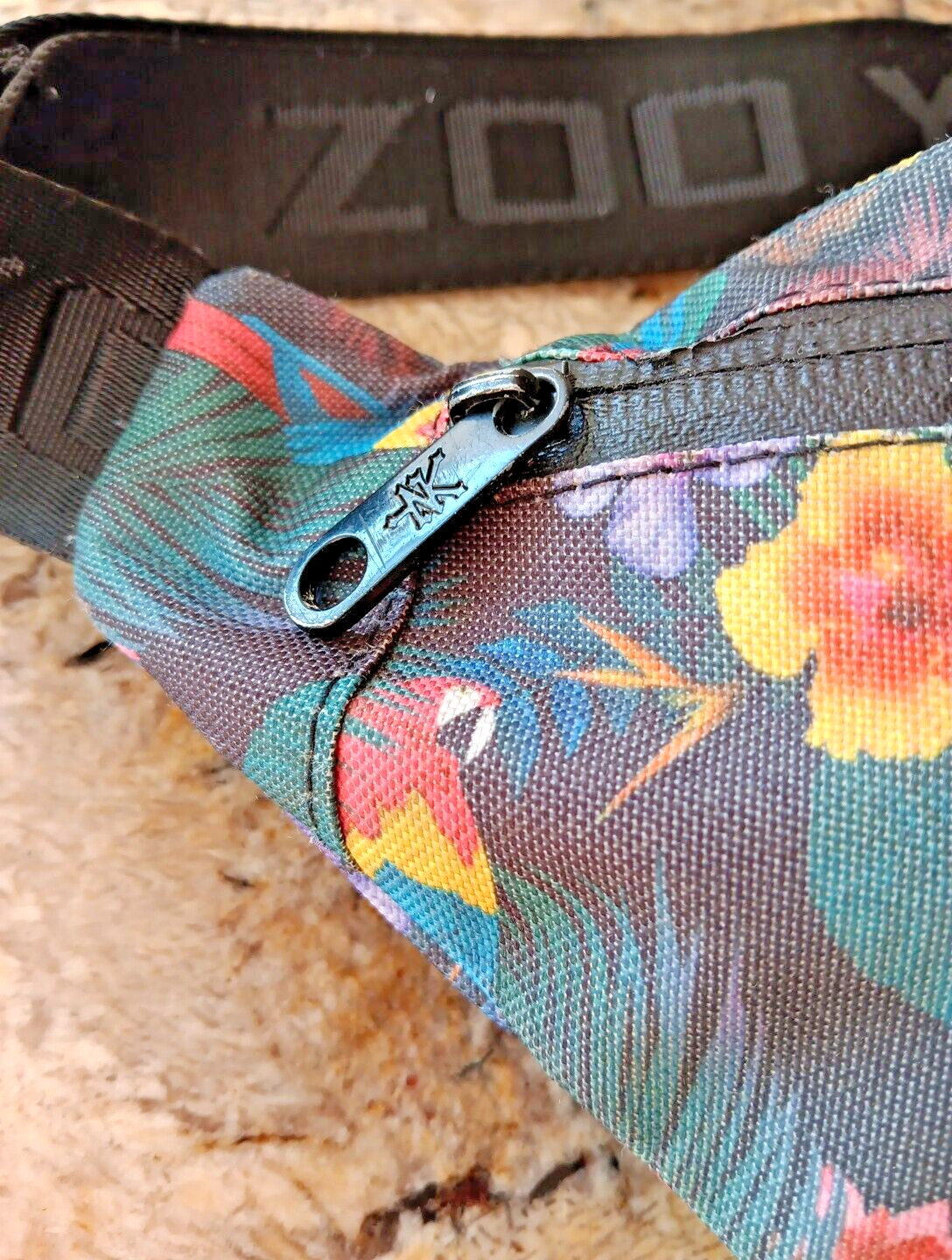 Zoo York Fanny Pack Bag Satchel Hidden Pocket Flowers Men Women Belt Bag CN