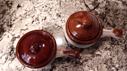 Set of 2 Vintage French Onion Soup Handled Bowls with Lids Brown Tan Good Cond X