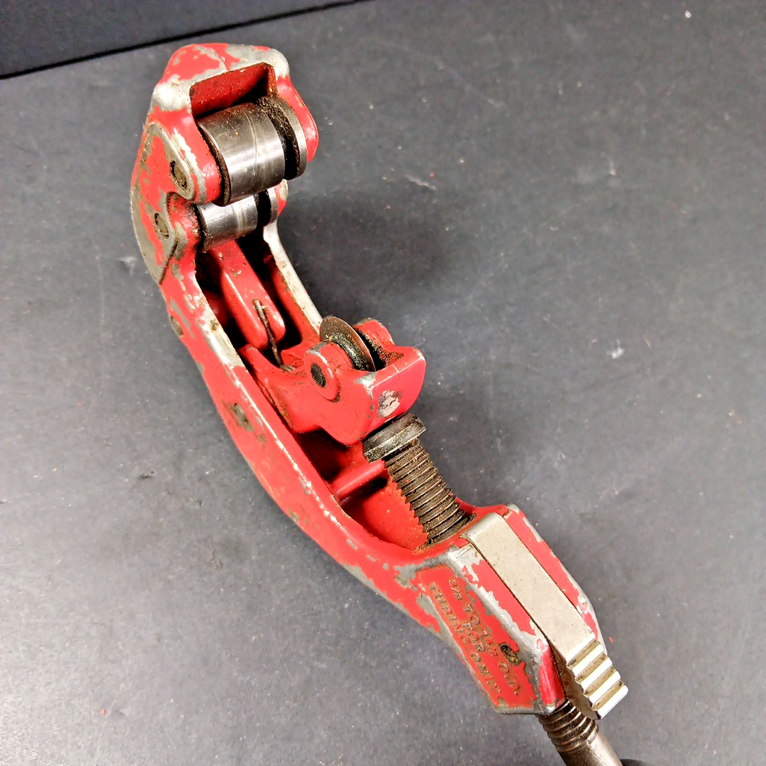 Chicago Specialty Mfg 3719 Tubing Pipe Cutter 3/8 in to 1 5/8 in Vintage USA
