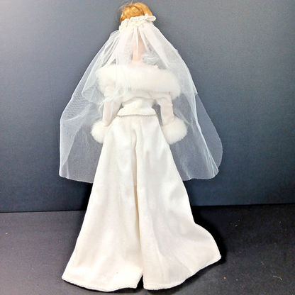 Rare 2003 Winter Fantasy Barbie MATTEL White Velvet Fur Coat Silver HOLIDAY X