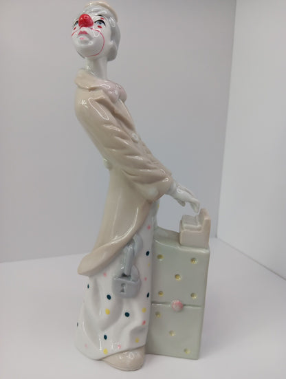 Porcelain Cascades Clown Playing The Piano With Dice 10" Tall 6340C