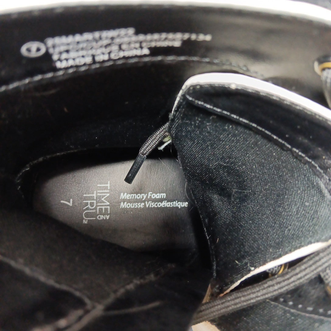 Size 7 Women's Time & TRU Lug Combat Boot, White, Lace + Zip Up Punk Goth CN