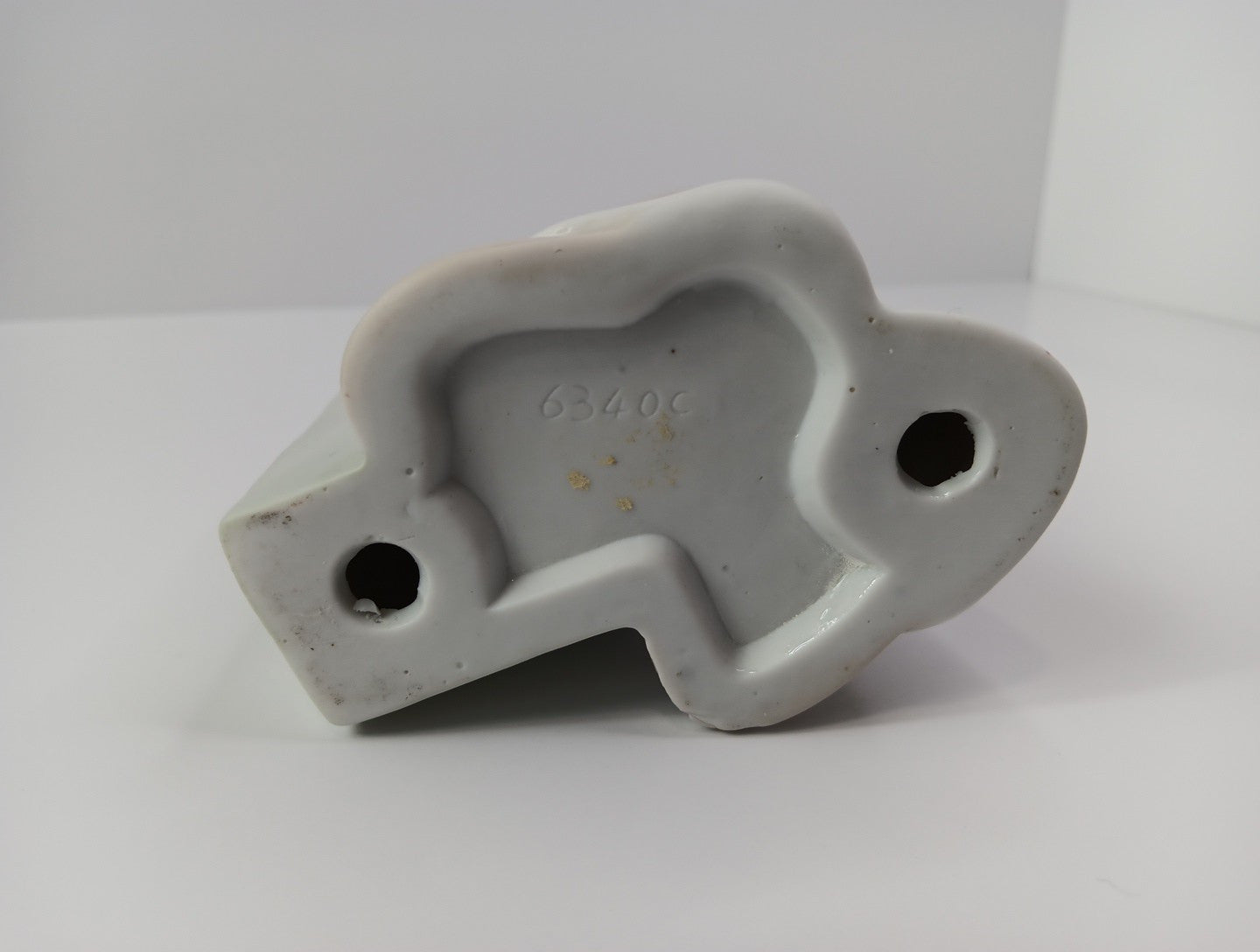 Porcelain Cascades Clown Playing The Piano With Dice 10" Tall 6340C