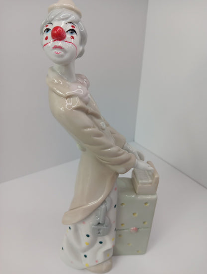 Porcelain Cascades Clown Playing The Piano With Dice 10" Tall 6340C