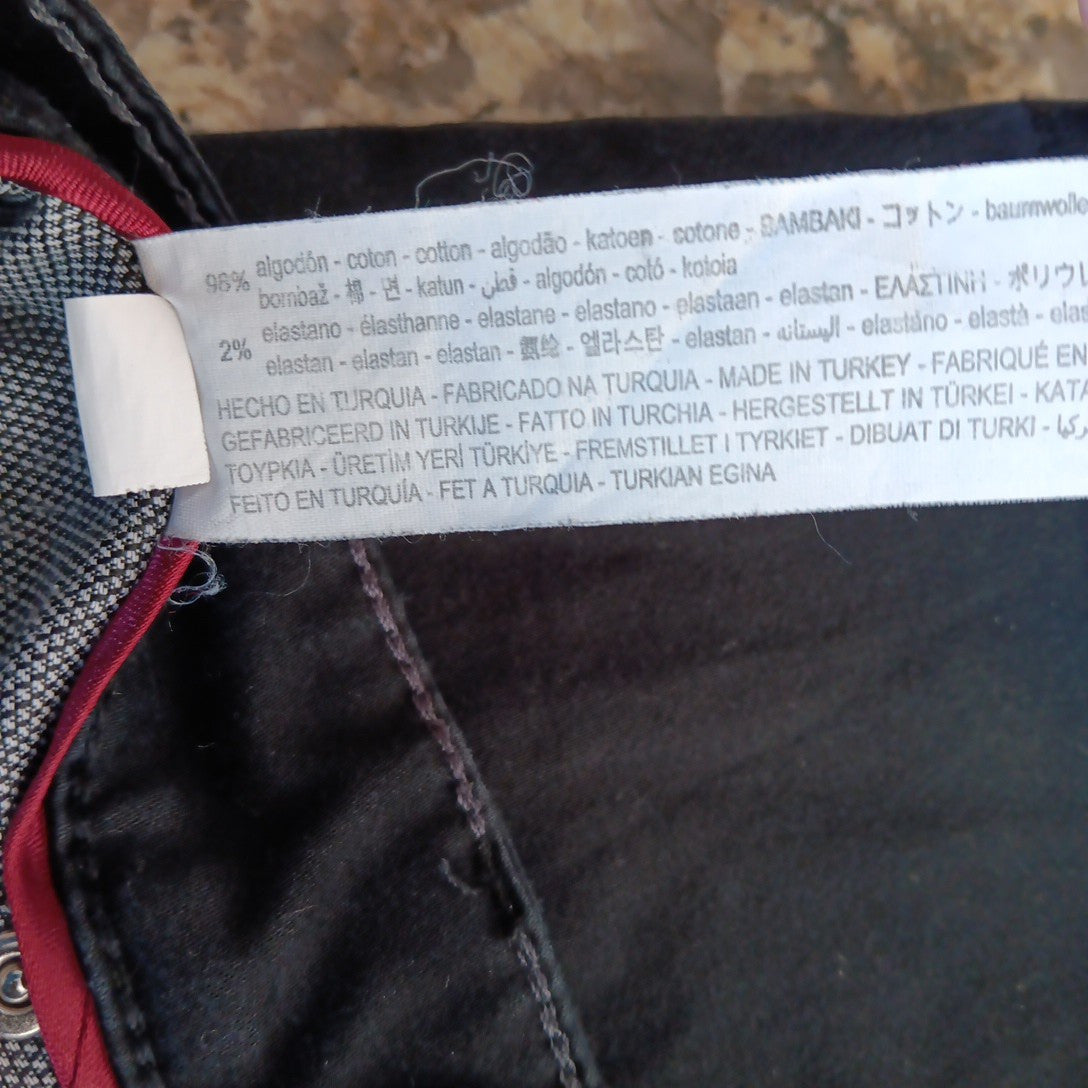 Size 32 X 31  Zara Black Skinny Mid Rise Jeans Women's Made In Turkey